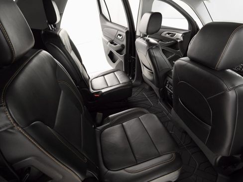 Used 2018 Chevrolet Traverse LT w/ LPO, Black Accent Package AWD/4WD image 23