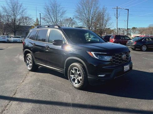 Certified 2023 Honda Passport TrailSport image 2