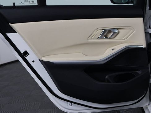 Certified 2025 BMW 330i Sedan w/ Convenience Package RWD image 13
