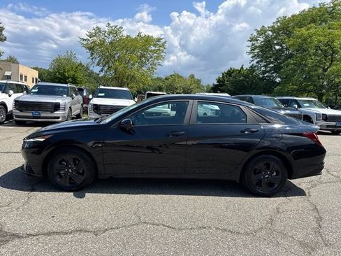 Used 2023 Hyundai Elantra SEL FWD image 18