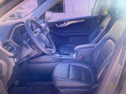 Used 2022 Ford Escape Titanium image 23