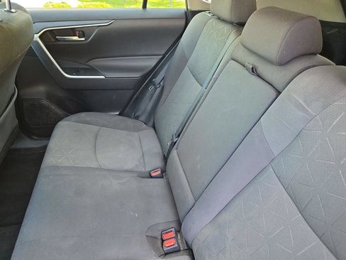 Used 2021 Toyota RAV4 XLE AWD/4WD image 19