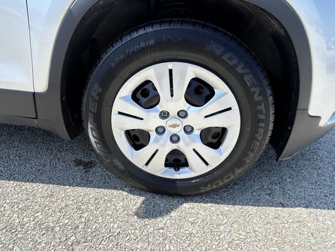 Used 2017 Chevrolet Trax LS FWD image 26