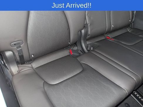 Used 2024 Kia Carnival EX FWD image 13