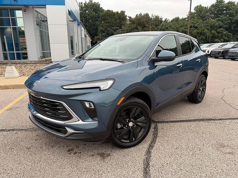 Used 2024 Buick Encore GX Preferred AWD/4WD image 1