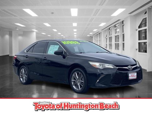 Used 2016 Toyota Camry SE FWD image 1