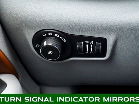 Used 2023 Jeep Compass Limited image 24