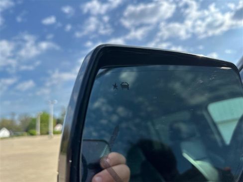 Used 2015 Chevrolet Tahoe LTZ AWD/4WD image 32