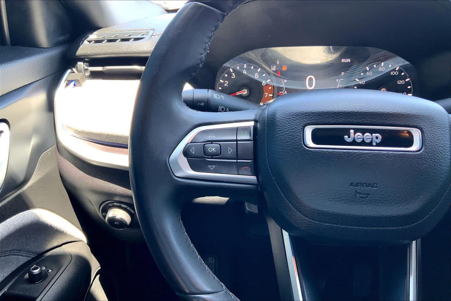 Used 2023 Jeep Compass Latitude AWD/4WD image 23