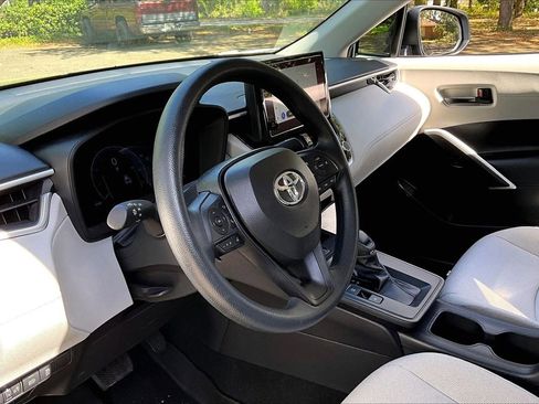 Used 2026 Toyota Corolla Cross L image 14
