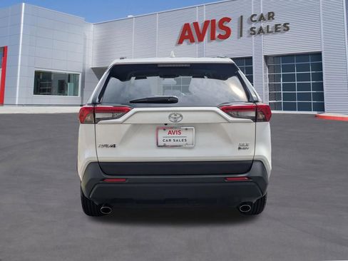 Used 2025 Toyota RAV4 XLE image 7