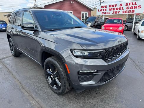 Used 2024 Jeep Grand Cherokee Limited w/ Black Appearance Package image 3