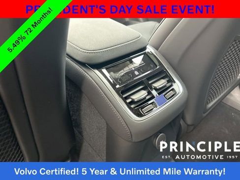 Certified 2025 Volvo XC90 T8 Core image 38