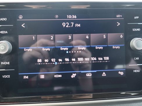 Used 2023 Volkswagen Atlas Cross Sport SE FWD image 19
