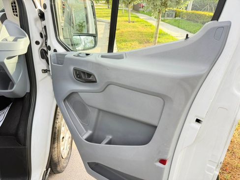 Used 2019 Ford Transit 250 130 Low Roof RWD image 32