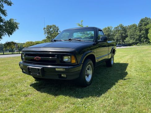 Used 1994 Chevrolet S10 Pickup 2WD Regular Cab image 7
