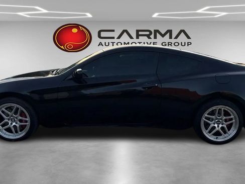 Used 2011 Hyundai Genesis 2.0T RWD image 2