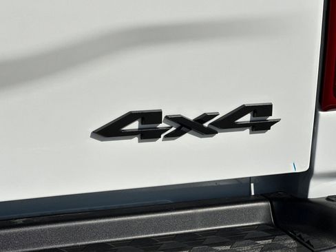 New 2026 RAM 3500 Laramie AWD/4WD image 27
