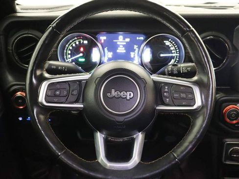 Used 2021 Jeep Wrangler Unlimited Sahara AWD/4WD image 9