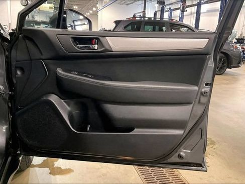 Used 2019 Subaru Outback 2.5i Premium AWD/4WD image 24