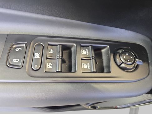 Used 2023 Jeep Renegade Altitude w/ Sun/Sound Group AWD/4WD image 33