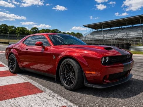 Used 2022 Dodge Challenger SRT Hellcat RWD image 1