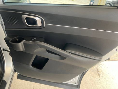 Certified 2021 Kia Sorento LX AWD/4WD image 16