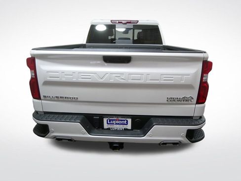 Used 2024 Chevrolet Silverado 1500 High Country w/ High Country Premium Package AWD/4WD image 4