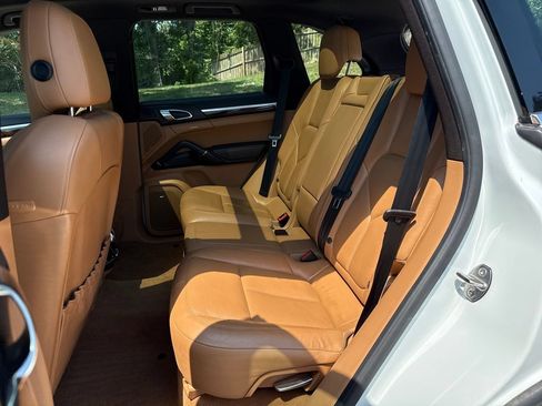 Used 2013 Porsche Cayenne Diesel AWD/4WD image 24