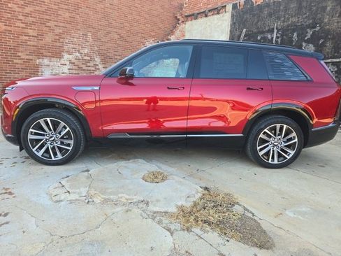 New 2026 Cadillac Vistiq Sport image 4