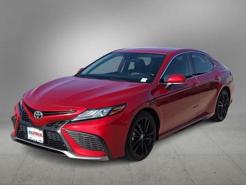 Used 2021 Toyota Camry XSE FWD image 1