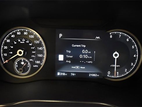 Used 2025 Genesis G70 2.5T image 27