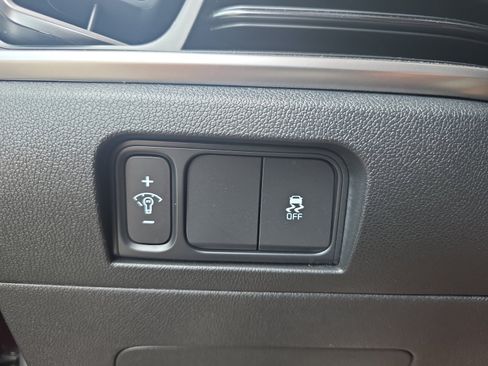 Certified 2025 Kia Sorento LX FWD image 25