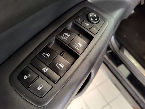 Used 2021 Jeep Grand Cherokee High Altitude AWD/4WD image 19