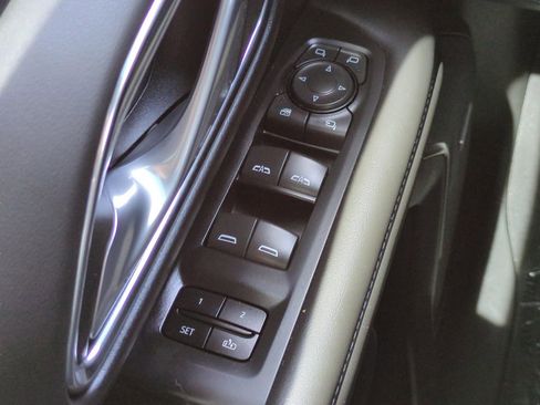 Used 2022 Chevrolet Tahoe LT w/ Luxury Package AWD/4WD image 27