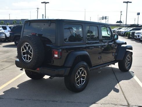 Used 2023 Jeep Wrangler Unlimited AWD/4WD image 5