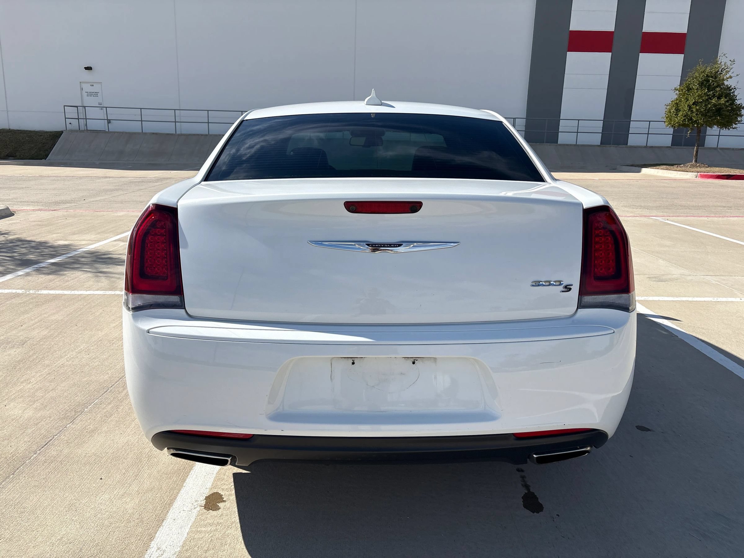 Used 2019 Chrysler 300 S RWD image 8