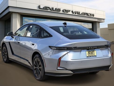 New 2026 Lexus ES 350e FWD image 2