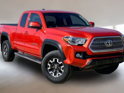 Used 2016 Toyota Tacoma TRD Off-Road w/ Towing Package AWD/4WD image 12
