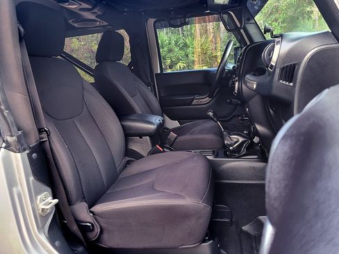 Used 2013 Jeep Wrangler Sport AWD/4WD image 15