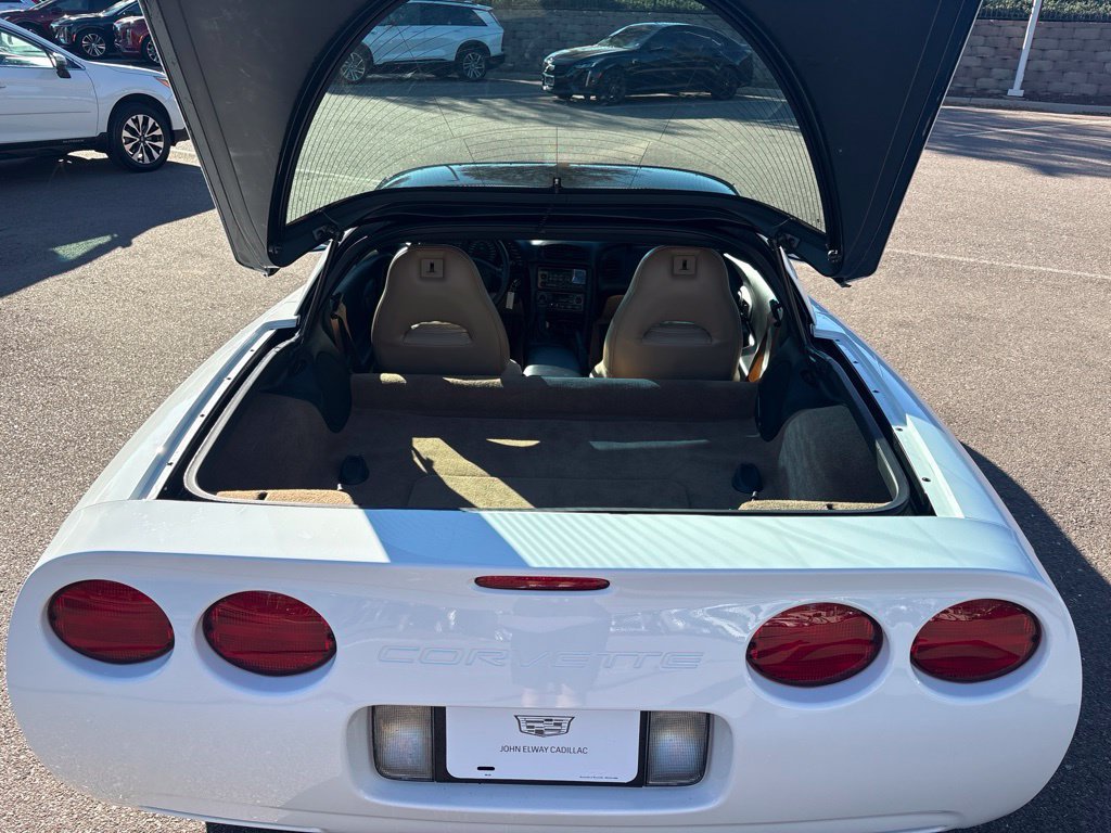 Used 1998 Chevrolet Corvette Coupe w/ Memory Pkg RWD image 21