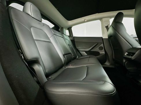 Used 2023 Tesla Model Y AWD image 25