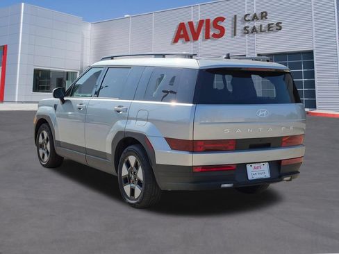 Used 2025 Hyundai Santa Fe SEL FWD image 9