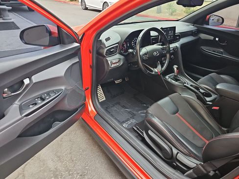 Used 2019 Hyundai Veloster Turbo FWD image 10