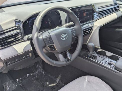 Used 2025 Toyota Camry LE w/ Convenience Package FWD image 10