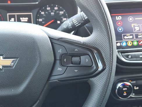 Used 2023 Chevrolet TrailBlazer LT w/ Convenience Package image 34