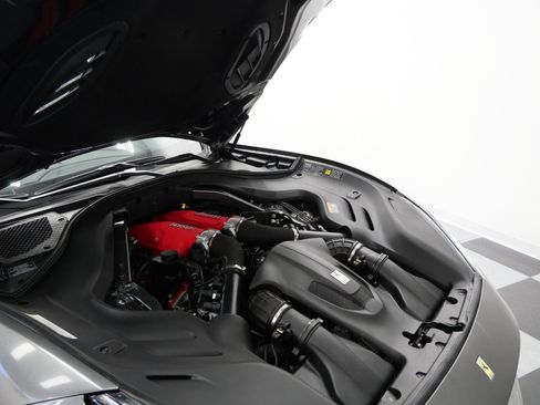 Used 2019 Ferrari Portofino RWD image 49