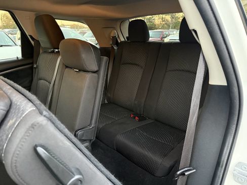 Used 2017 Dodge Journey SXT w/ Comfort/Convenience Group image 13