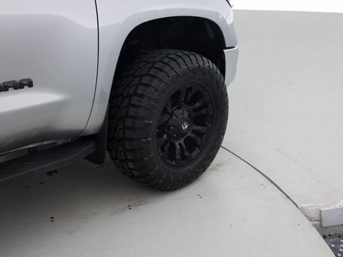 Used 2015 Toyota Tundra SR5 w/ SR5 Upgrade Package image 19