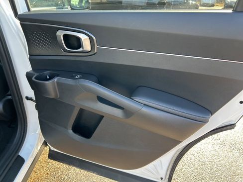 Used 2021 Kia Sorento EX image 27